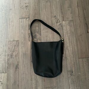 Madewell essential black bucket tote